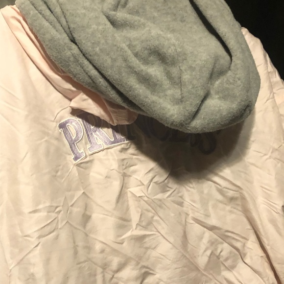 🎠Silk! Extremely Rare Disney Silk Jacket - 423 $100 or $90 w/offer - Picture 3 of 6